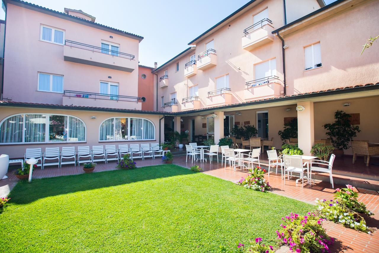 Hotel Sabrina Castiglione della Pescaia Exterior foto